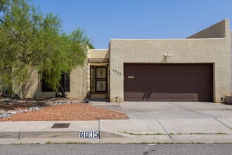 Building Photo - 6805 La Casa Bonita NE