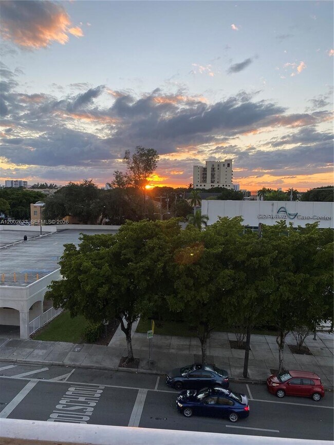 Building Photo - 199 SW 12th Ave