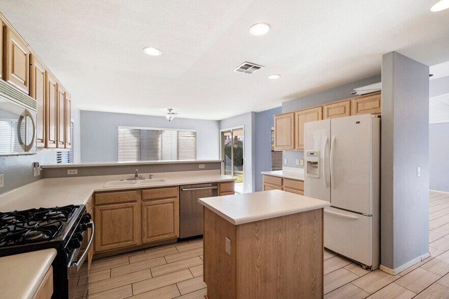 Building Photo - 4719 E Goldfinch Gate Ln