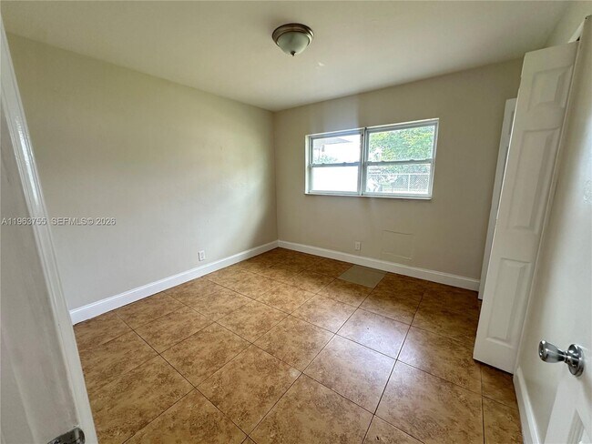 Building Photo - 180 Penn Way