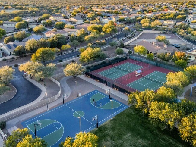 Building Photo - 3 Bedroom 2 Bathroom With Office/Flex room Located in RANCHO SAHUARITA!