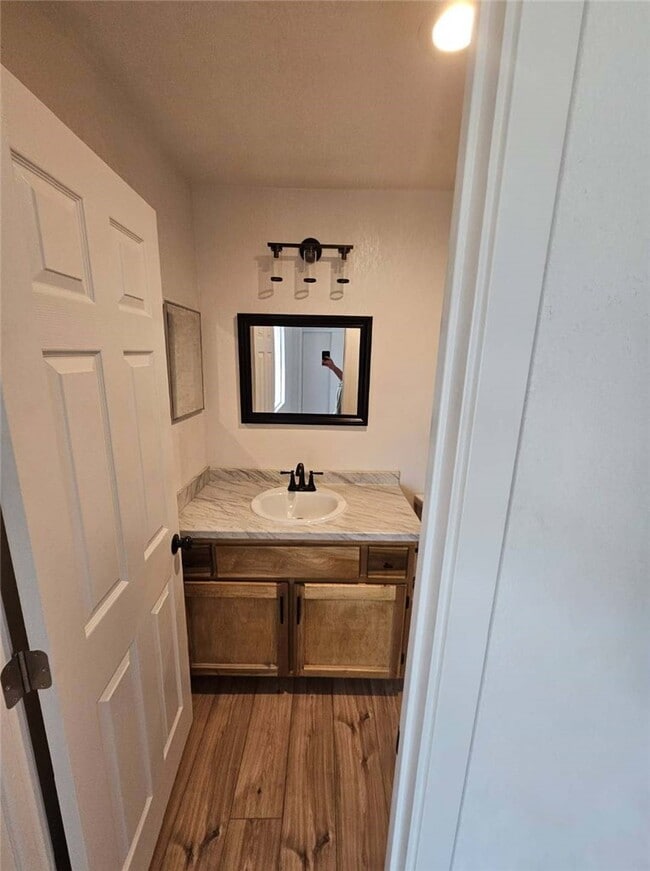 Building Photo - 20460 Rimrock Rd E