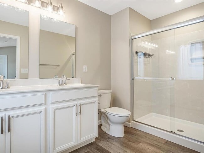 Building Photo - 1398 Orchard Lakes Cir