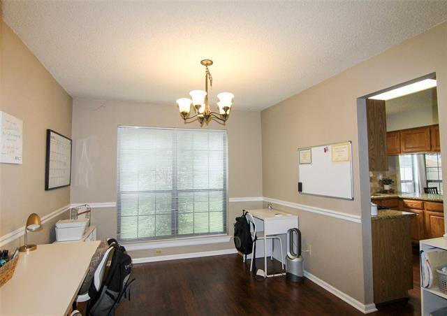 Building Photo - 1537 Yaggi Dr