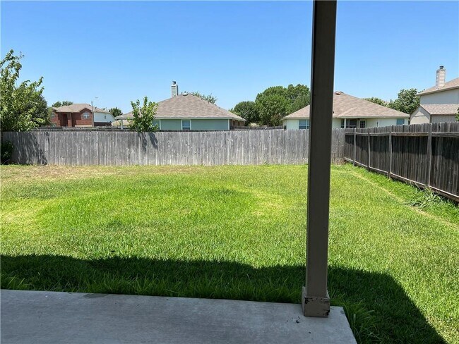 Building Photo - 309 Lone Star Blvd
