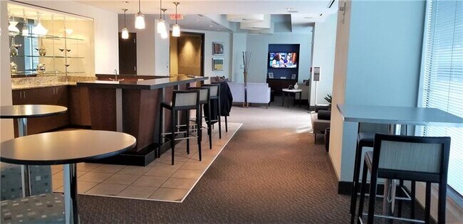 Building Photo - 400 W Peachtree St NW