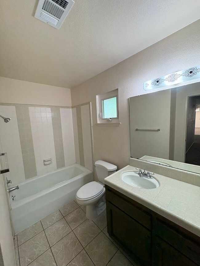 Building Photo - Spacious & Cozy Near Mountain View Elementary Home coming soon!