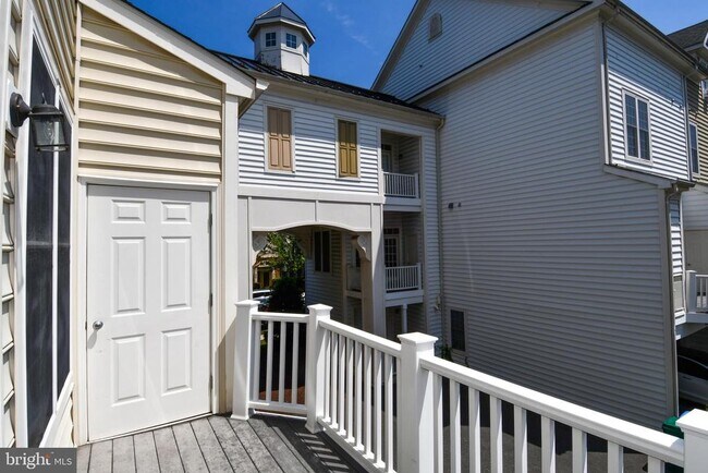 Building Photo - 589 Cedar Spring St
