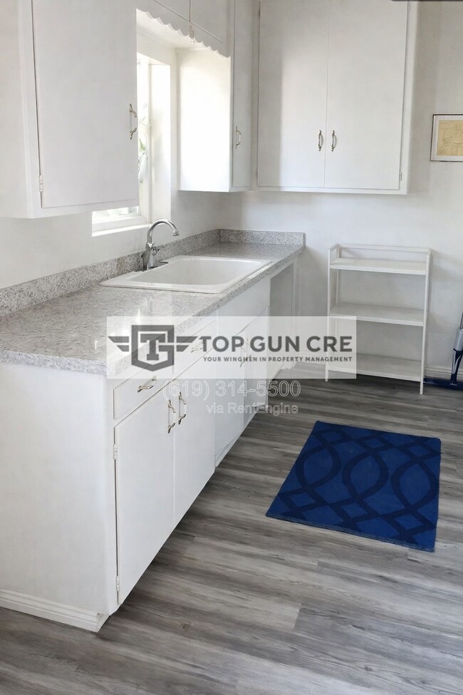 Building Photo - 3720 Yosemite St