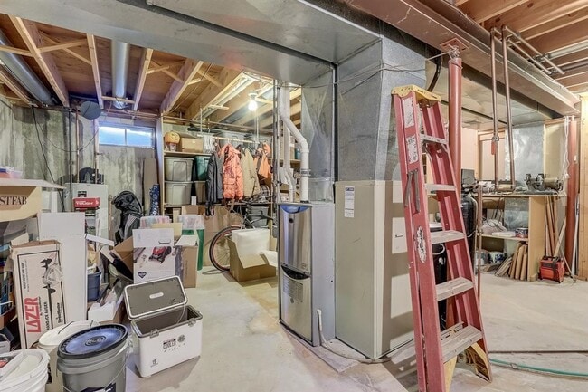 Building Photo - Punzel Sapphire Clarmar