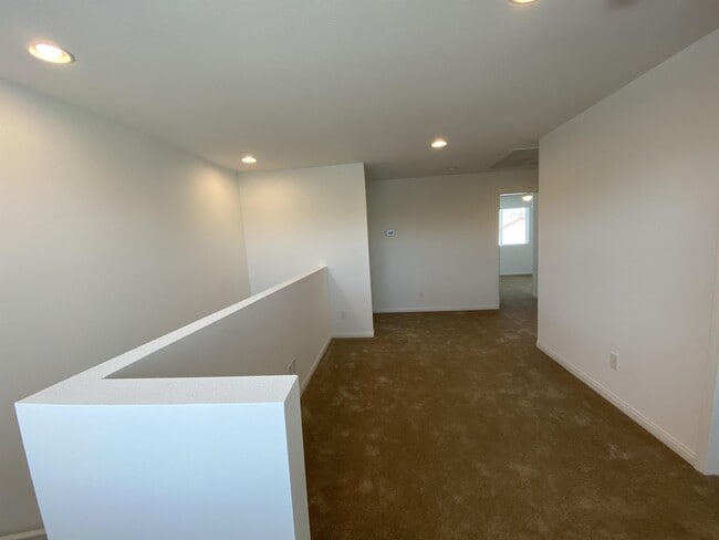 Building Photo - 2212 Stone Well Rd