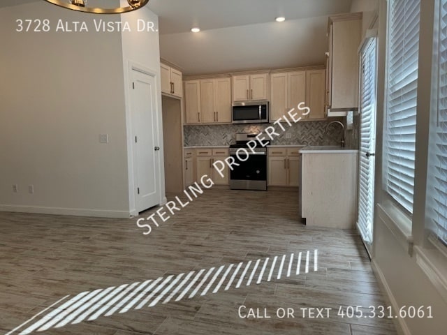 Building Photo - 3728 Alta Vis Dr