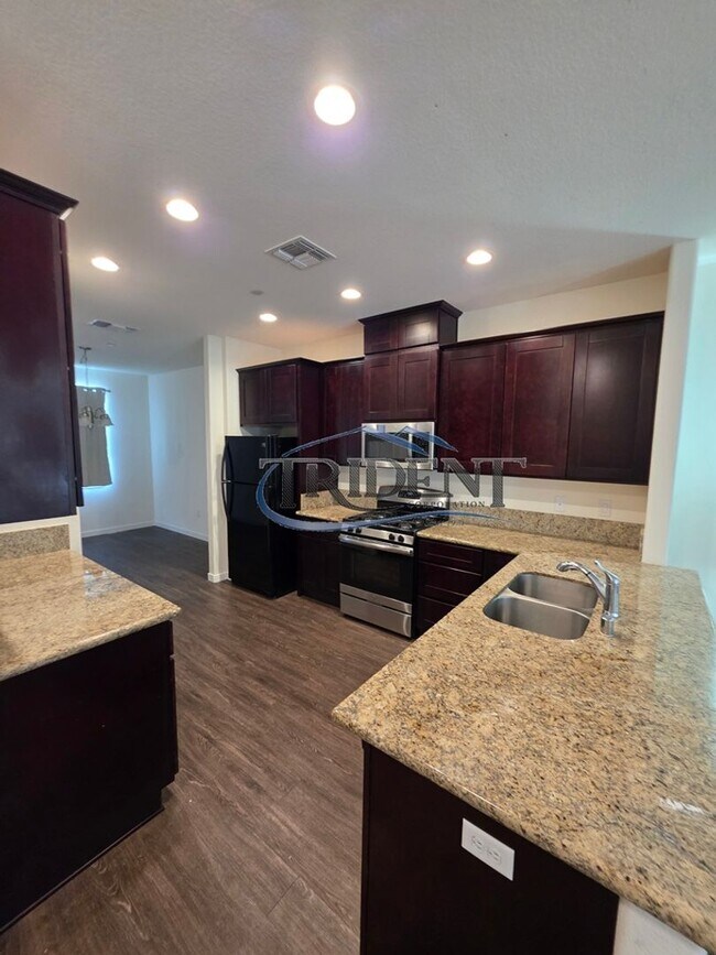 Building Photo - 2062 River Rock Dr