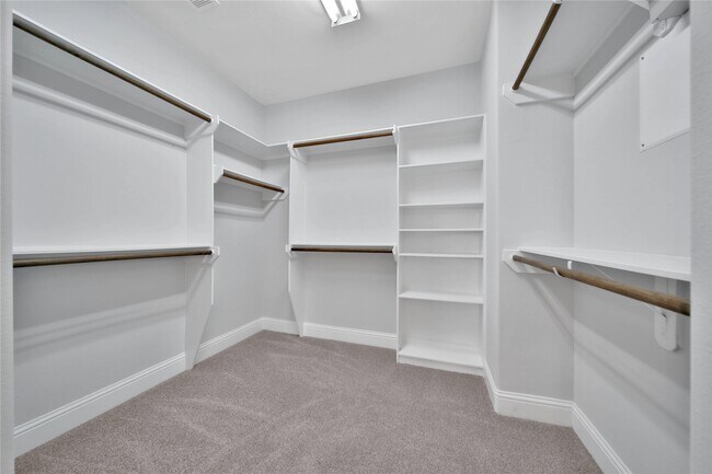Building Photo - 626 E 28th St