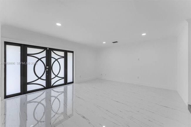 Building Photo - 20000 Eagle Nest Rd