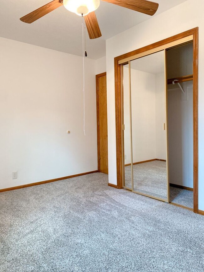Building Photo - 3BD, 2BTH Bellevue Charmer Ready for YOU, $2,300!!