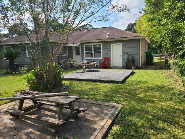 Building Photo - 6742 Feldspar St