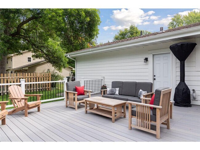 Building Photo - 18620 26th Ave N