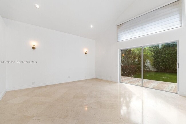 Building Photo - 4978 SW 35th Terrace