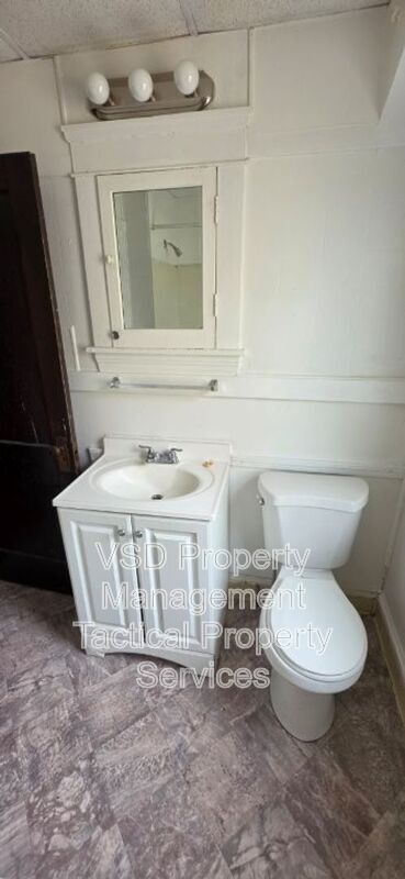 Building Photo - 12819 Edmonton Ave