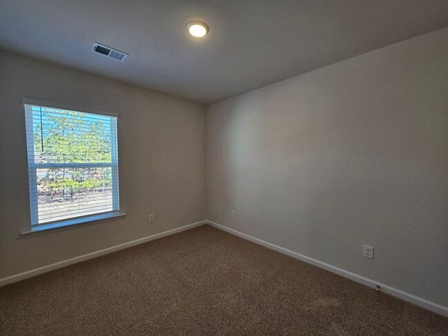 Building Photo - Welcome to The Falls!