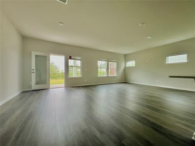 Building Photo - 4249 Tin Hare Ln