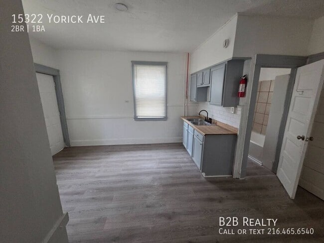 Building Photo - 15322 Yorick Ave