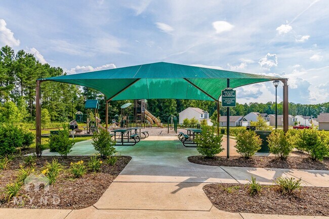 Building Photo - 265 Royal Mdw Dr