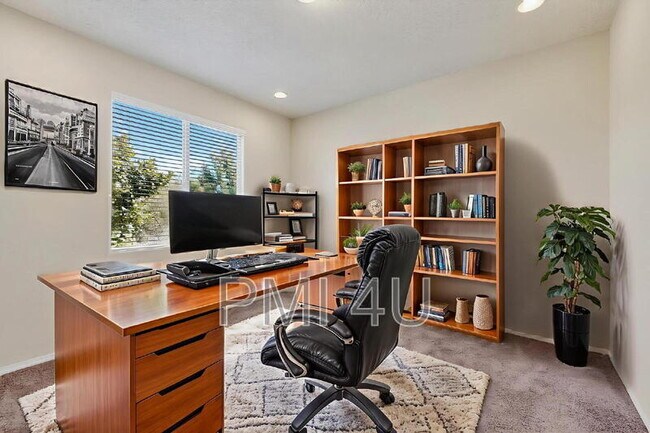 Building Photo - 7110 Overview Rd NE