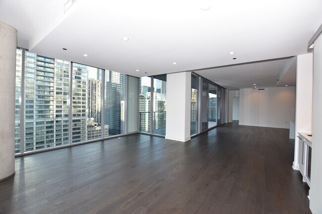 Building Photo - 60 E Randolph St