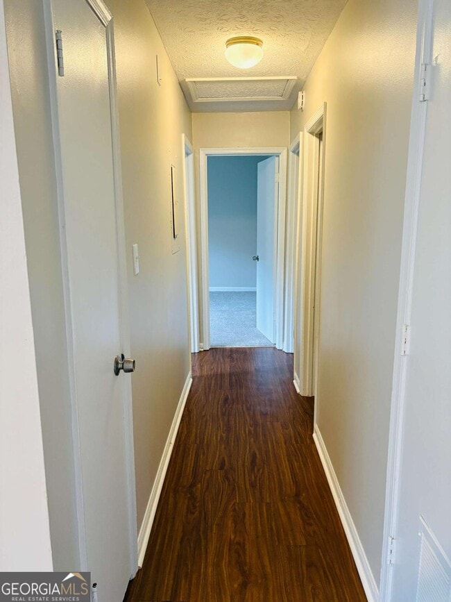 Building Photo - 42 Westgate Park Ln