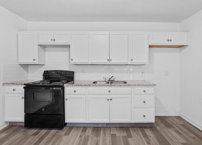 Building Photo - 99 Brownwood Dr