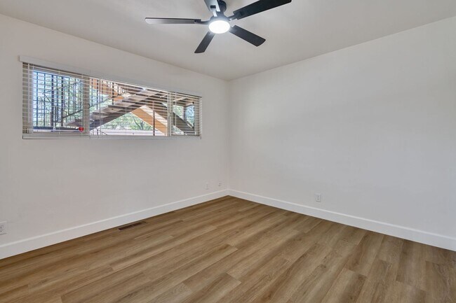 Building Photo - Renovated 2 Bedroom Condo Located on the F...