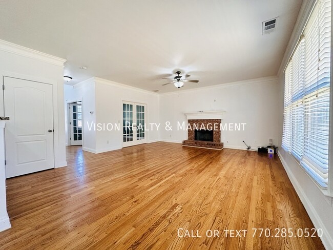Building Photo - 19 Baywood Ln