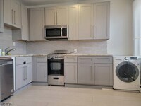 Building Photo - 24 E Price St