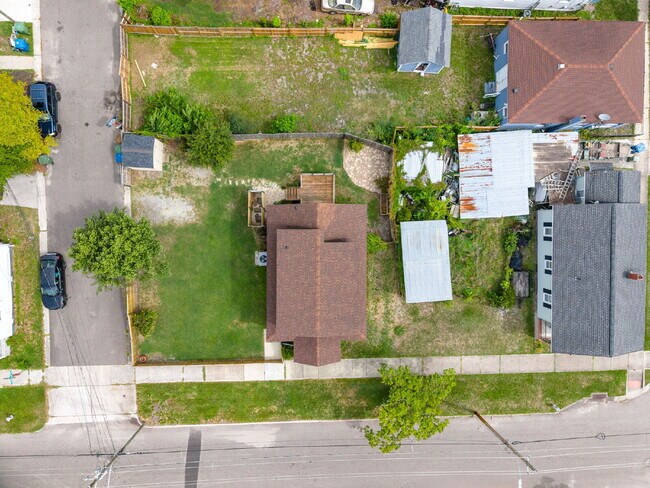 Building Photo - 1109 Orange St