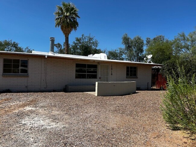Building Photo - 2 Bedroom Single Family -Central Tucson