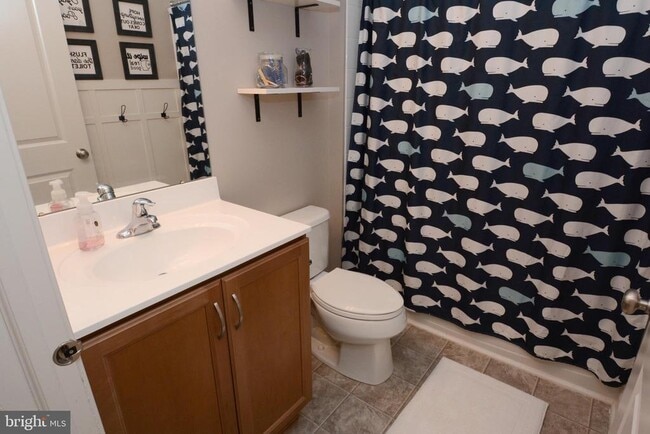 Building Photo - 326 W Hamlin Ave