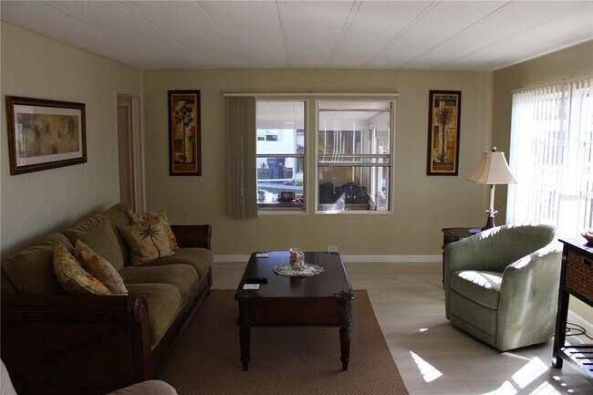 Building Photo - 5316 53rd Ave E