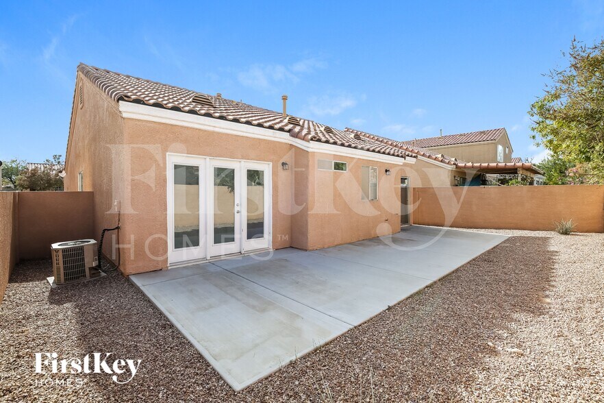 Building Photo - 8004 Verde Springs Dr