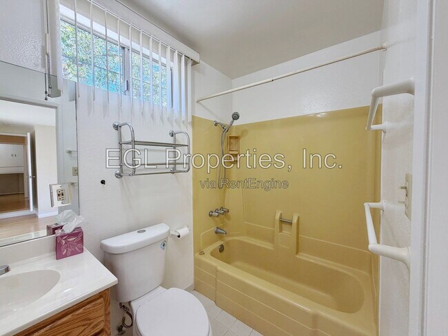 Building Photo - 5433 Cartwright Ave