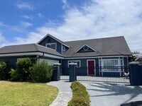 Building Photo - 3BR/2BA   By the beach.