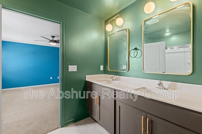 Building Photo - 49 River Bank Rd