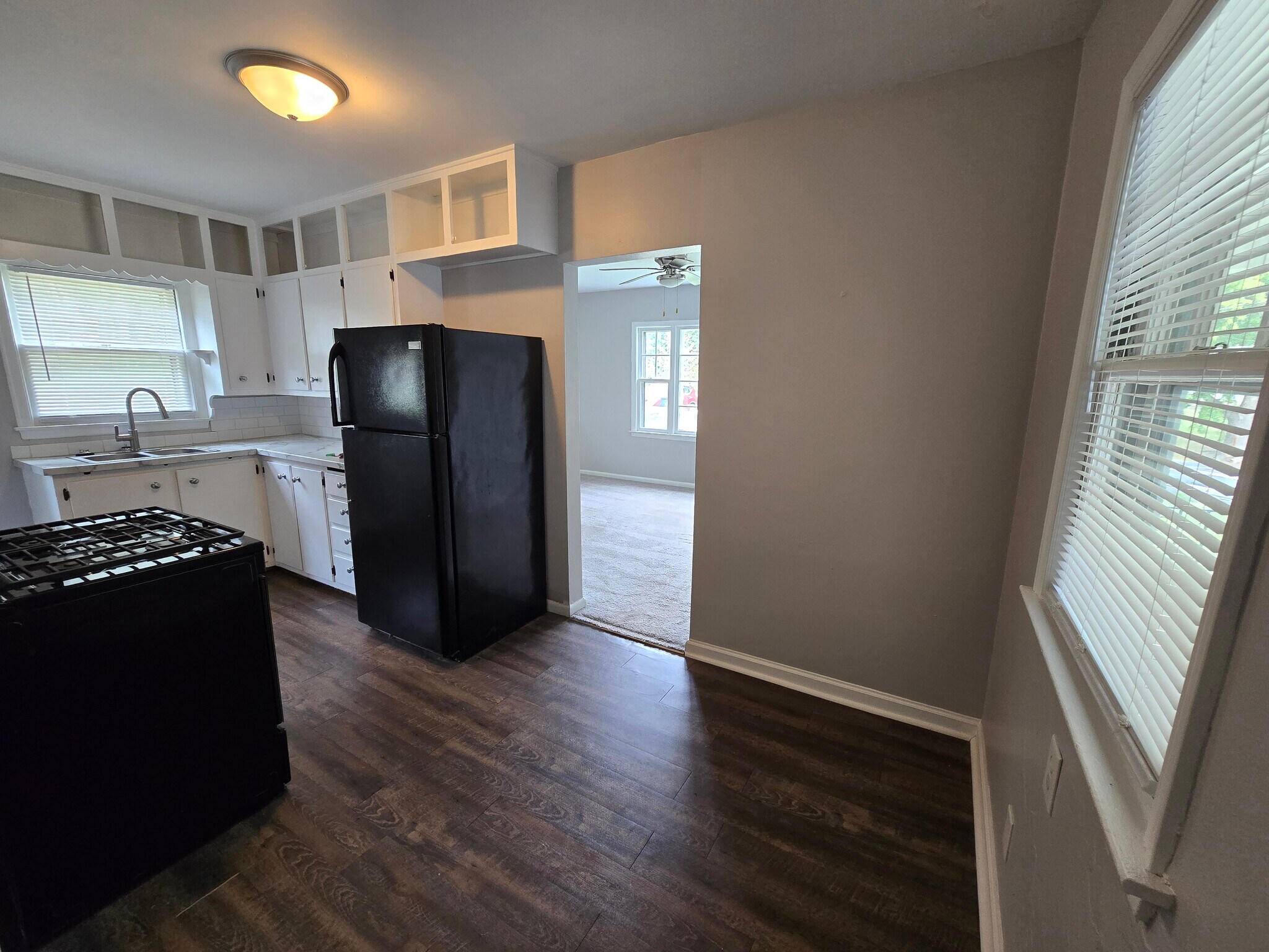 Kitchen - 5618 Dagle Dr