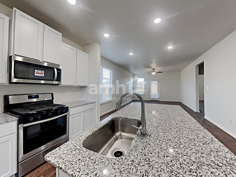 Building Photo - 380 Aspen Waters