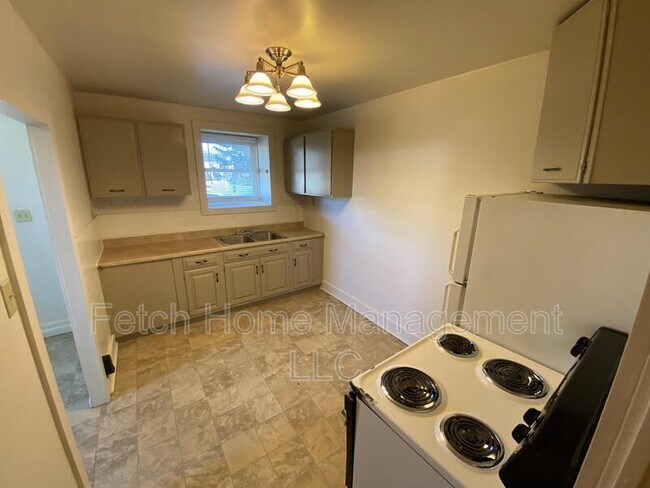 Building Photo - 6 Reese Ave