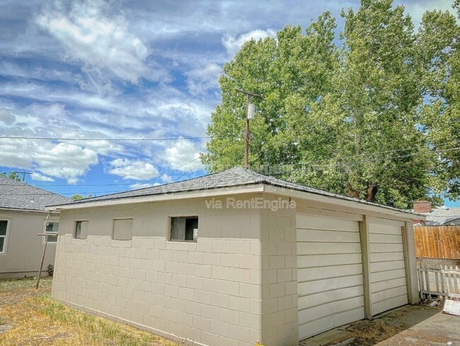 Building Photo - 1303 W Shoshone St