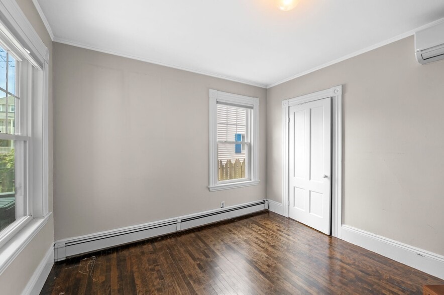 Building Photo - 41 Abbott St