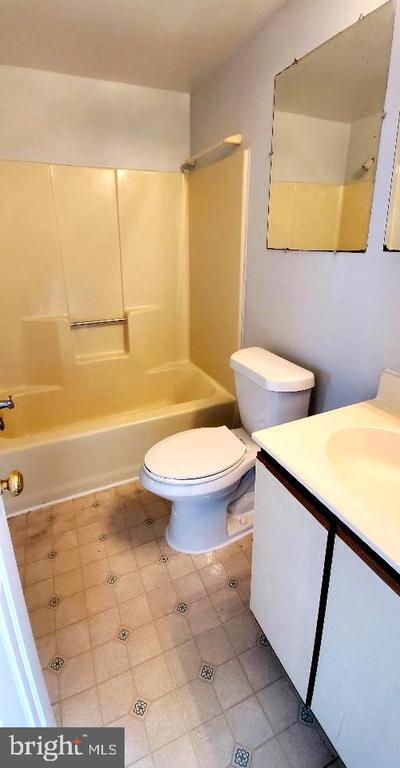 Building Photo - 16 Craftsman Ct