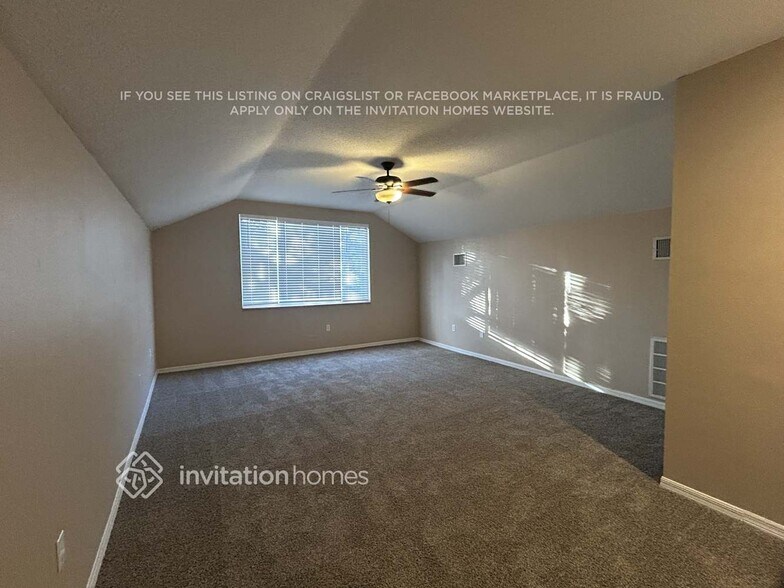 Building Photo - 15454 Martinmeadow Dr